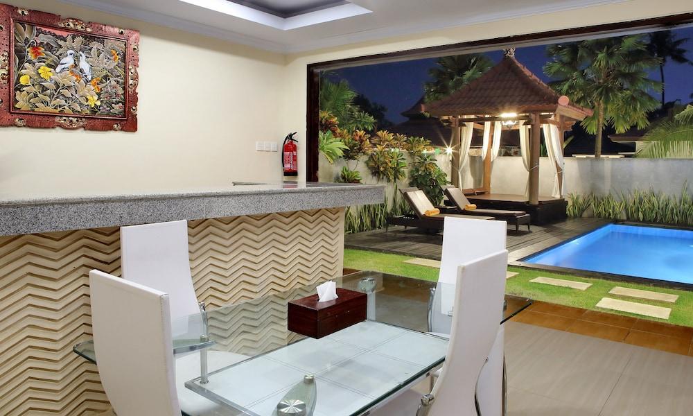 Puri Saron Hotel Baruna Beach Lovina Ngoại thất bức ảnh